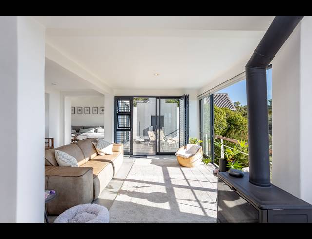 4 BEDROOM FREEHOLD FOR SALE IN FROGGY FARM